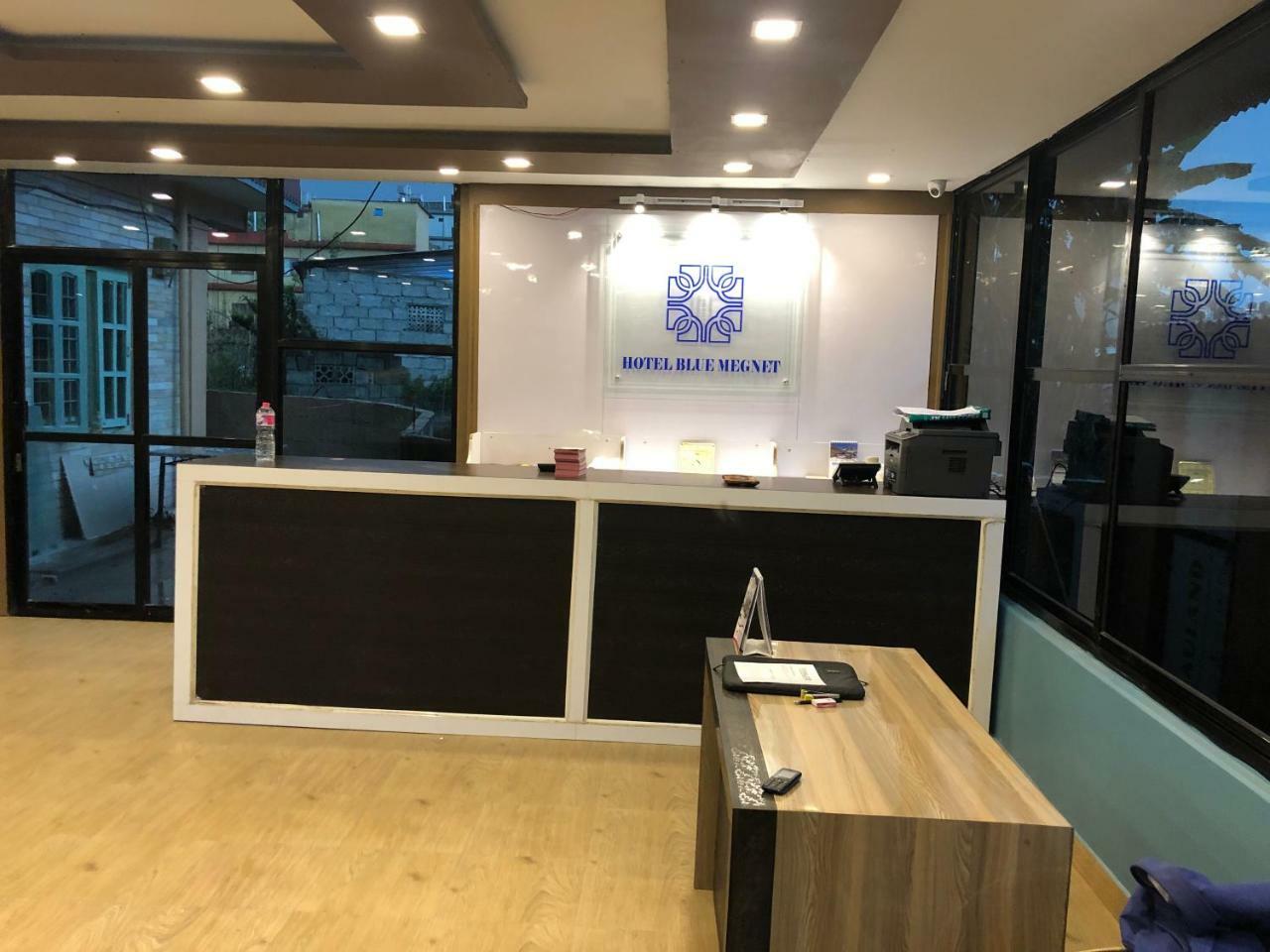 Hotel Blue Magnet Покхара Экстерьер фото
