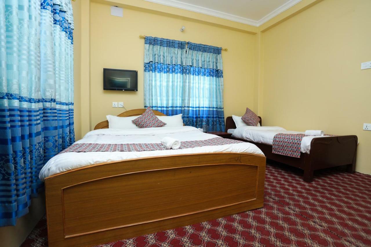 Hotel Blue Magnet Покхара Экстерьер фото