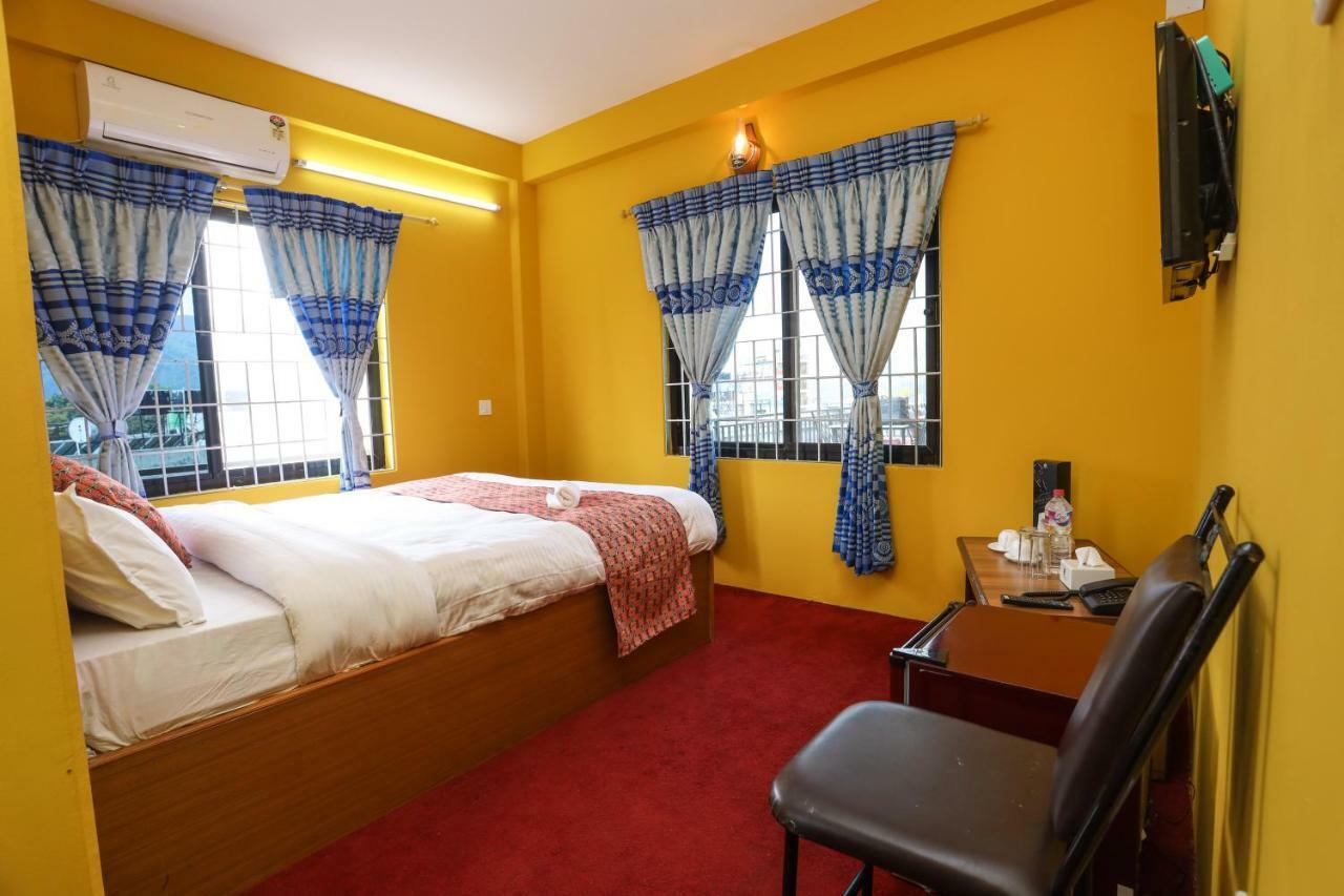 Hotel Blue Magnet Покхара Экстерьер фото