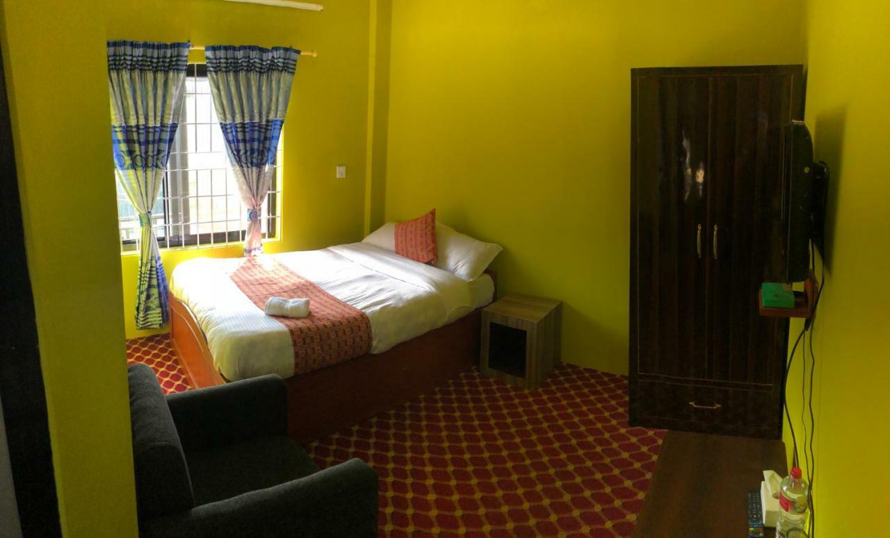 Hotel Blue Magnet Покхара Экстерьер фото